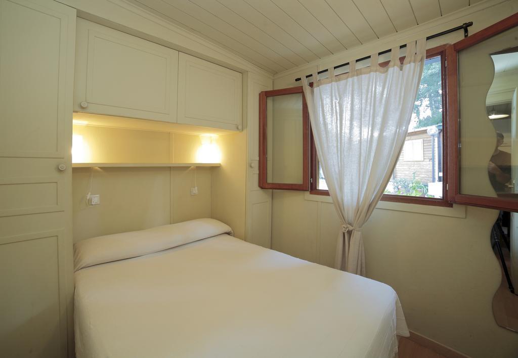 Il Frantoio Camping San Bartolomeo Al Mare Zimmer foto