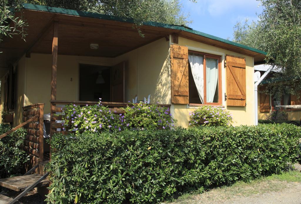 Il Frantoio Camping San Bartolomeo Al Mare Zimmer foto